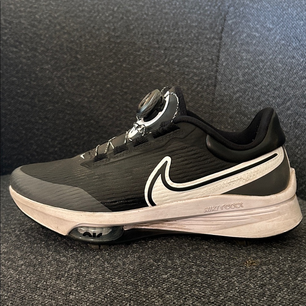 Nike Black and White golf shoes
